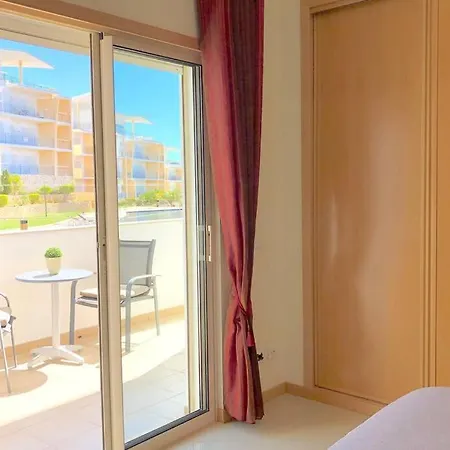 L Amazing Terrasse With Jacuzzi Encosta Da Orada アパート アルブフェイラ