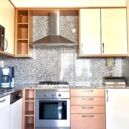 L Amazing Terrasse With Jacuzzi Encosta Da Orada アルブフェイラ