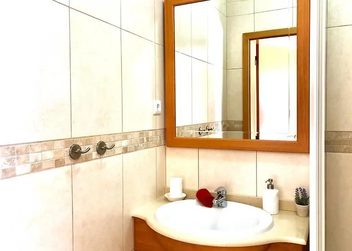 L Amazing Terrasse With Jacuzzi Encosta Da Orada Lägenhet *